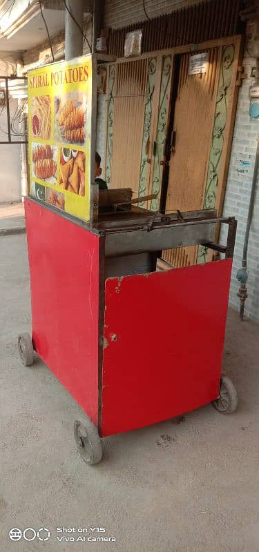 chips fryer witn moveable cort 11