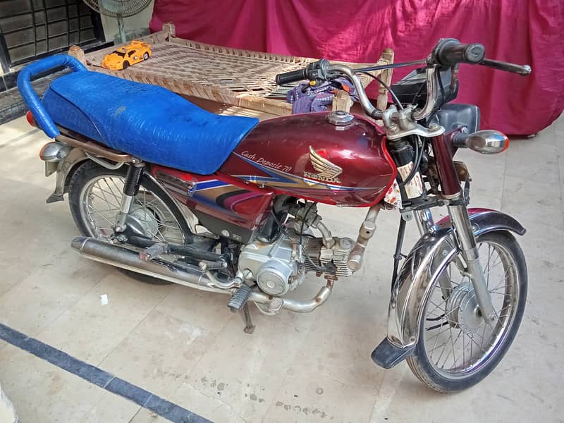 Honda 70 motorcycle single hand used 1