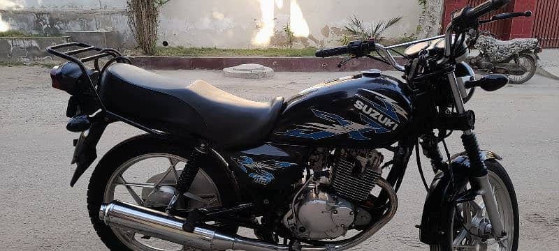 Suzuki 150 SE 4