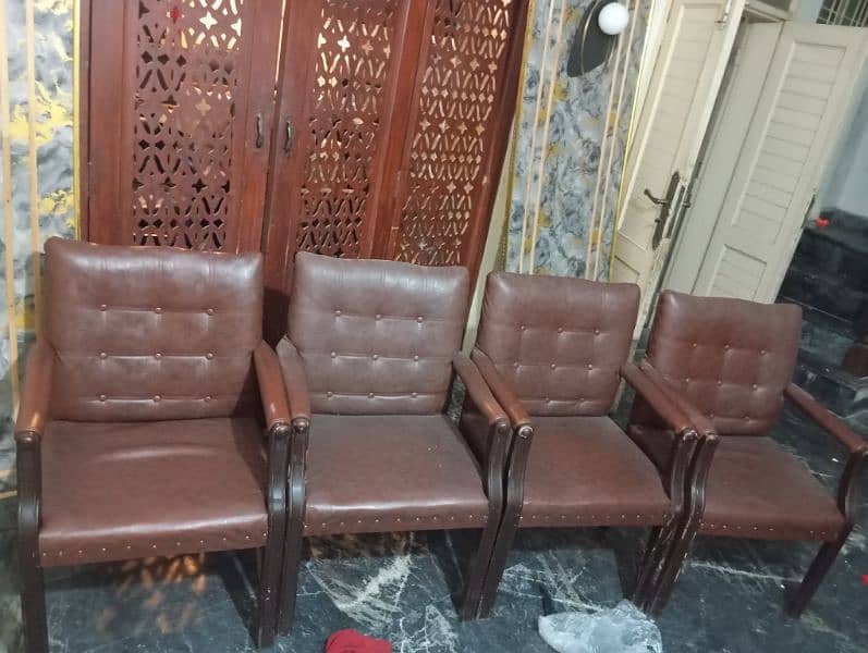 Office chair for sale in Park View City Lahore 0