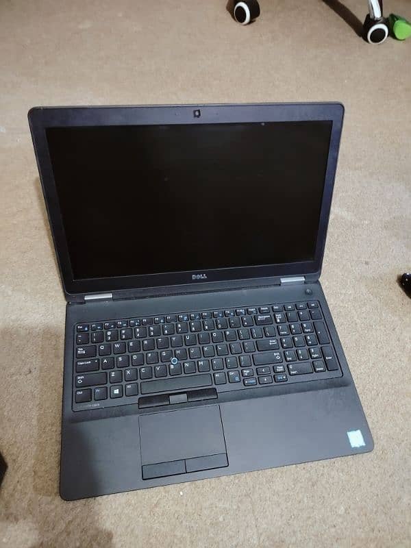 dell gaming laptop core i7 6th gen with 2gp gpu, 16gb ram, 500ssd 17