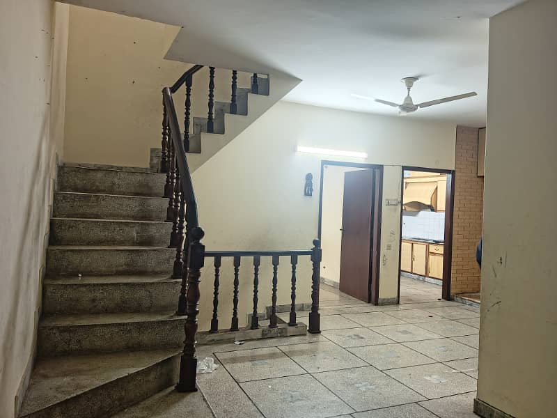 5 MARLA FULL HOUSE FOR RENT IN JOHAR TOWN 12