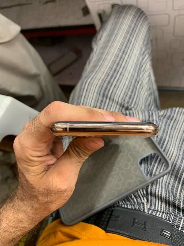 iphone 11 pro max 64gb dual sim official pta aprove 2