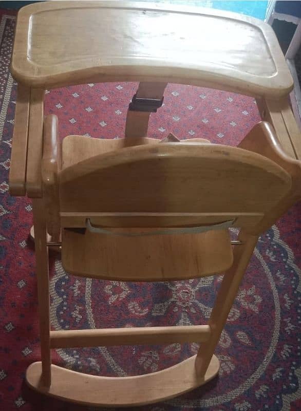 baby high chair with slightly negotiable price 1