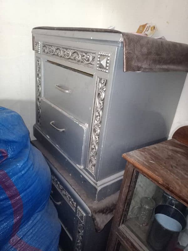 beed side table metres complete seet for sale 3