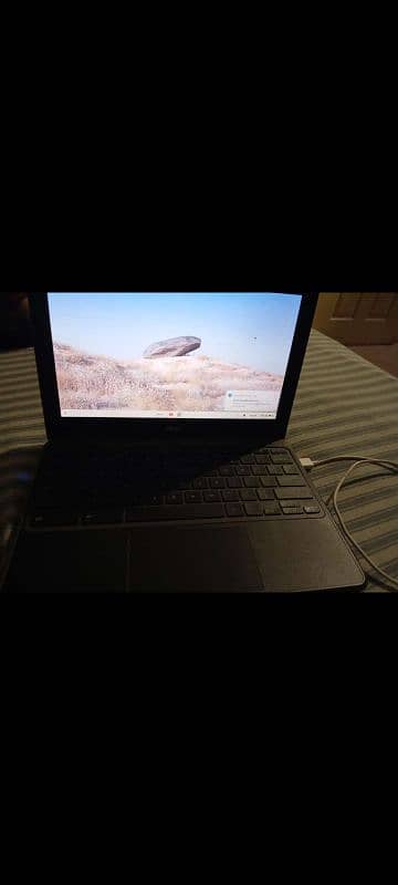 chrome book in well condition 0