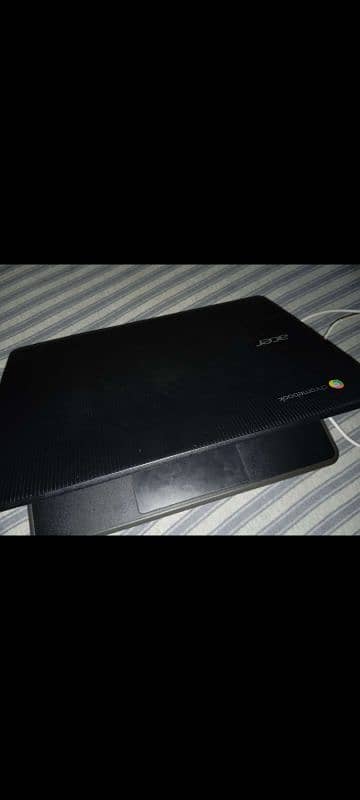 chrome book in well condition 3