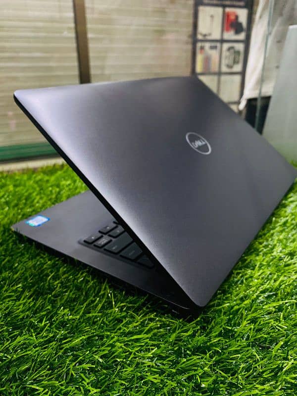 Dell laptop 5300 i5/8th generation 8/256 gb ssd 03247955667 3