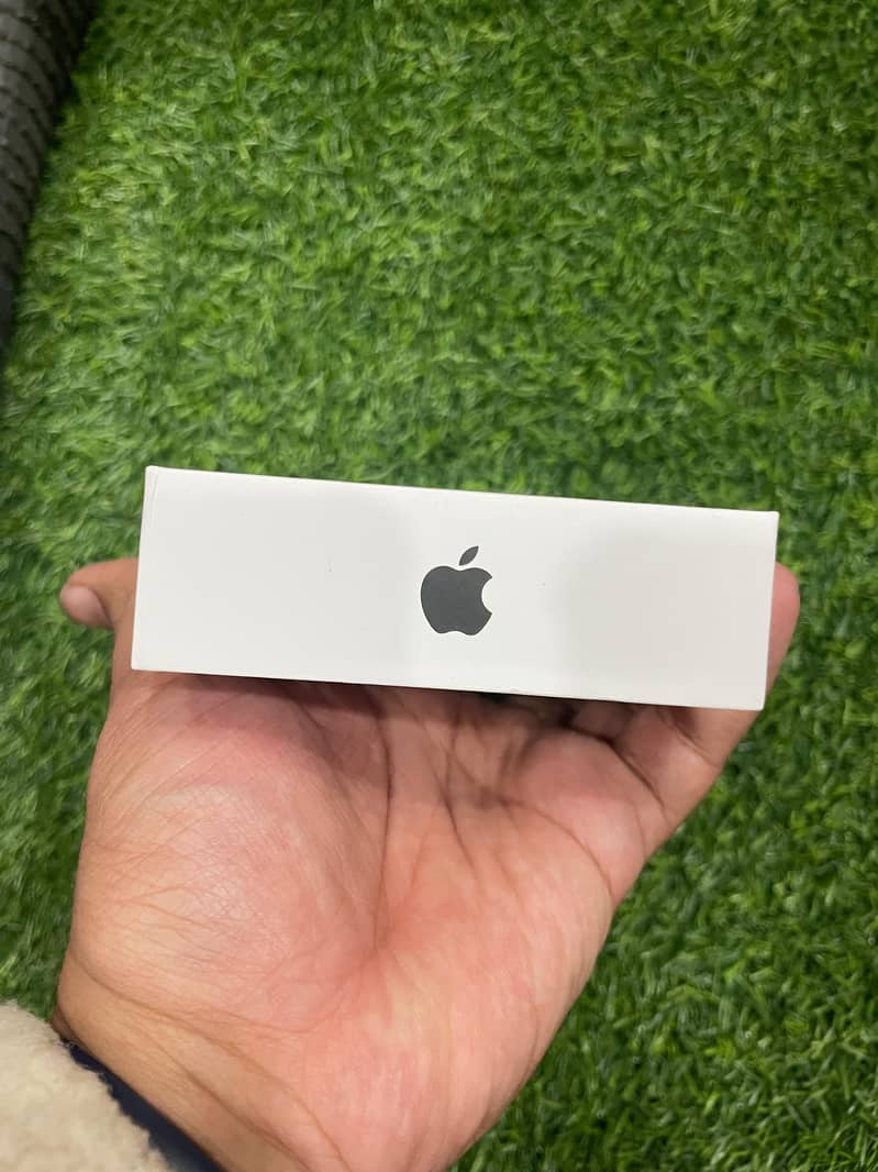 iPhone 11 jv Box Pack (64GB) saleout 1