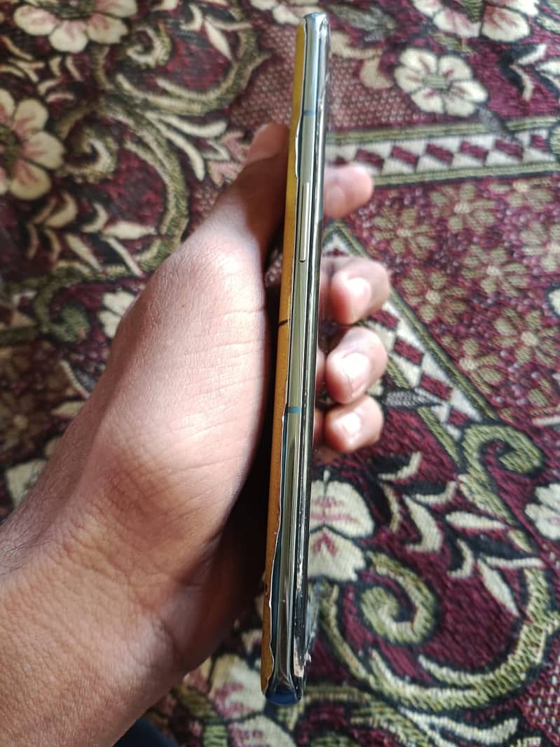 One Plus 10 Pro non pta front/Back crack 2