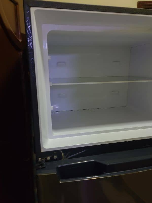 Dawlance Fridge  jumbo size interver 4