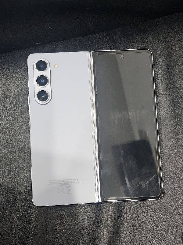 samsung Zflip5 NON PTA 9