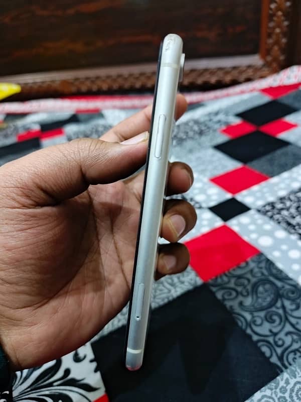 iPhone XR 64gb PTA 2