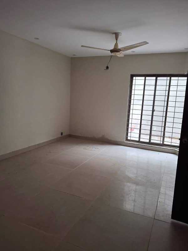 15 Marla Lower Portion Available For Rent In Gulberg Town Lahore 10