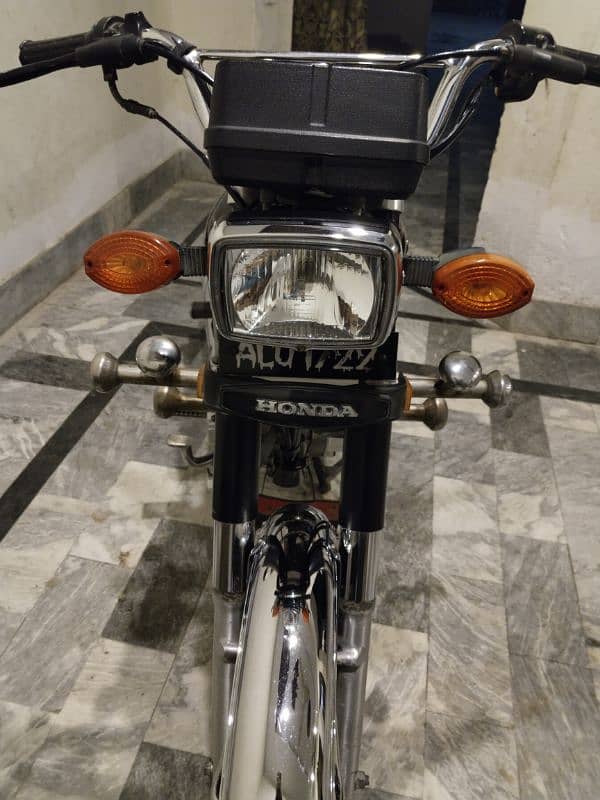 Honda 125 2022 Modal 1