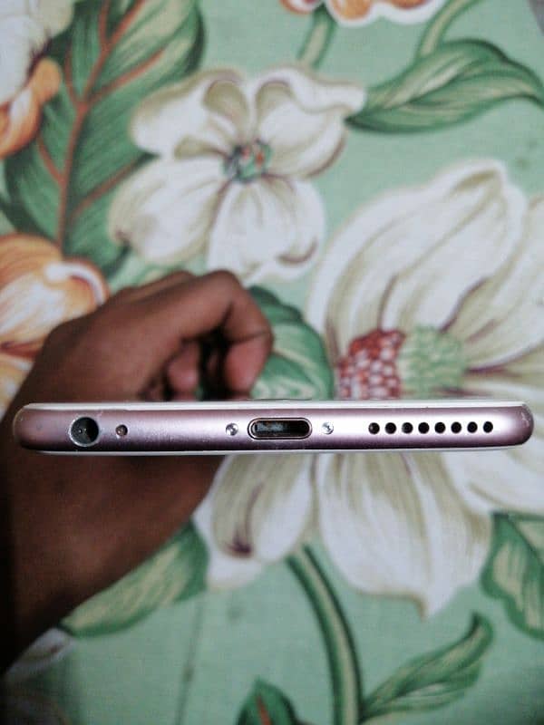 Iphone 6s plus for sale only serious buyers contact. 2