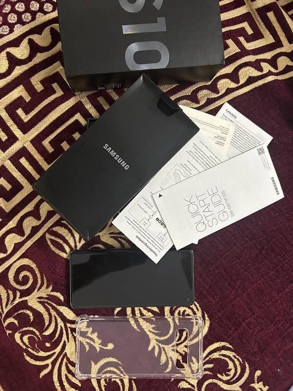 Samsung galaxy s10 with original box approved dual sim 7