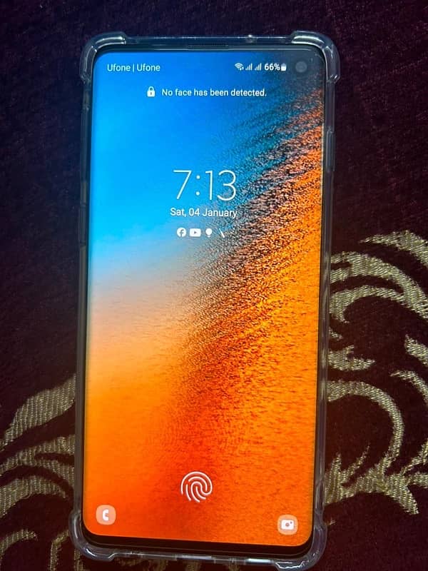 Samsung galaxy s10 with original box approved dual sim 9