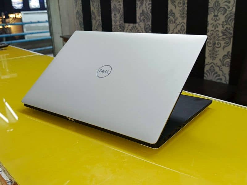 Dell Precision 5530 i9-8th Gen 16GB /512GB 4GB Graphic 0