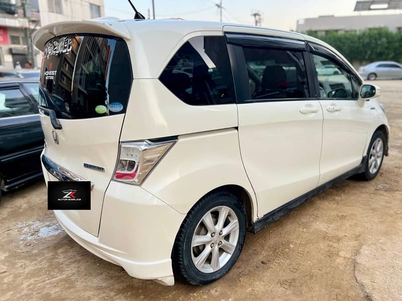 Honda Freed 2011 6