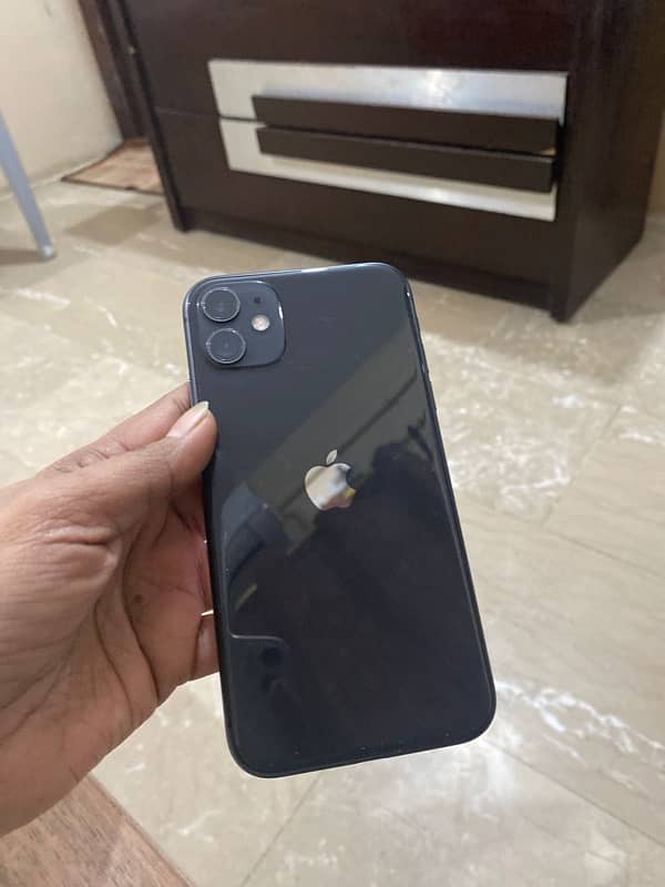 iPhone 11 LLA model like new no single scratch 2