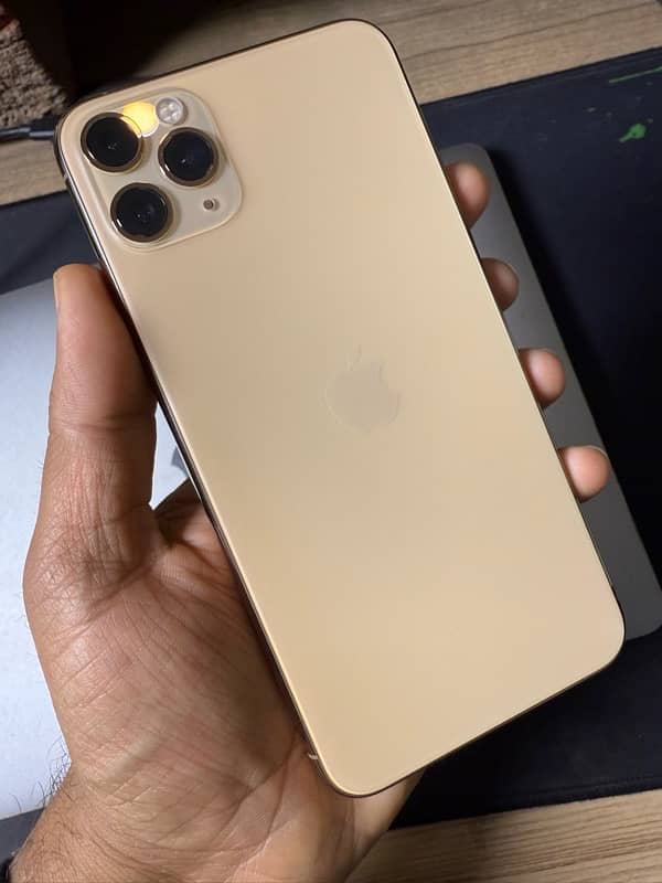 iphone 11 pro max just box opened. PTA approved. 0