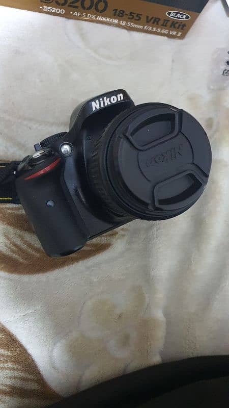 nikon D5200 DSLR camera 1