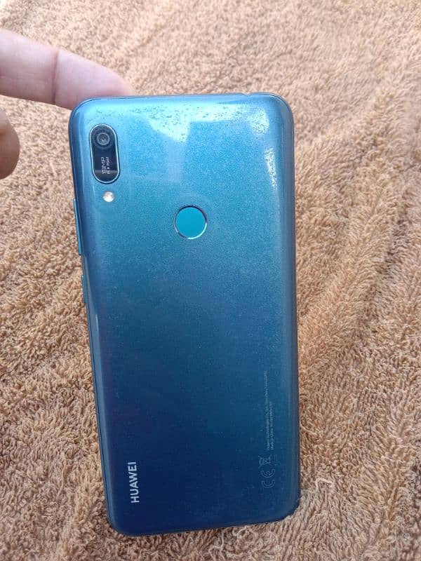 Huawei y6 Prime 2-32 with Box charger 4