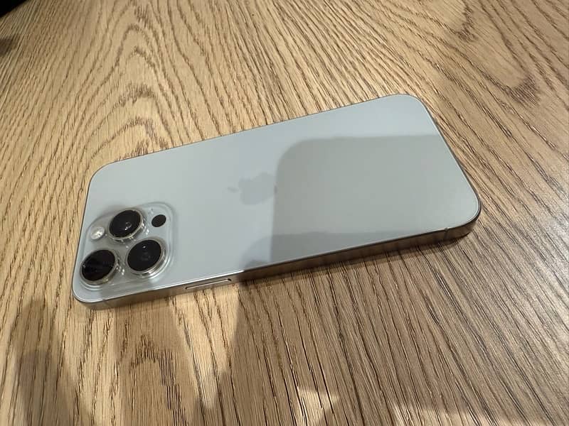 Iphone 15 Pro Max PTA 256 GB Natural Titanium 2