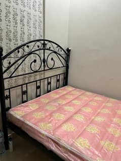 iron bed for sale in good condition