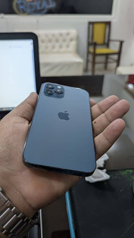 iPhone 12 Pro Non PRA 128GB 10/10 Condition 1