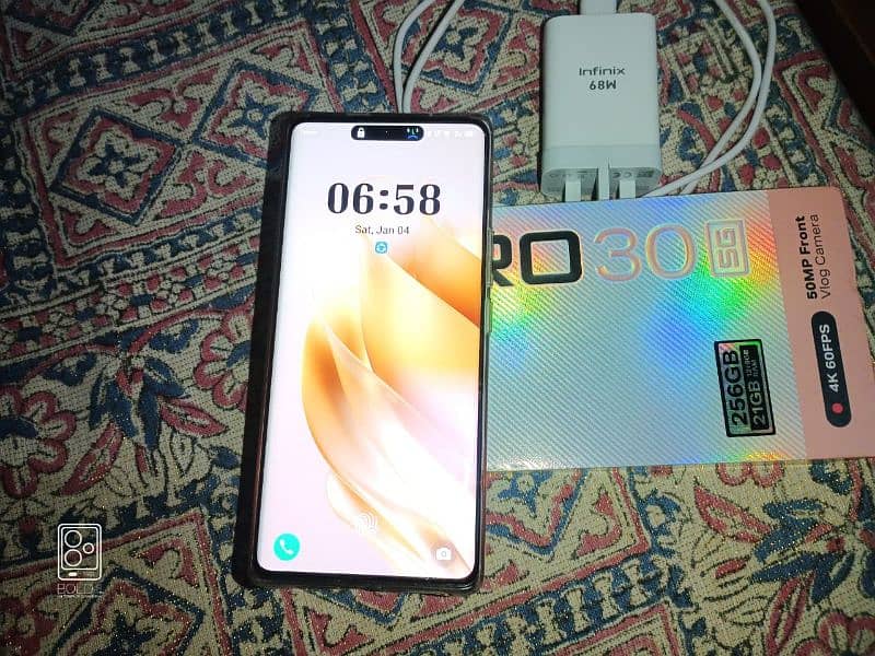 Infinix zero 30 5g(21/256) single hand used only for one month 4