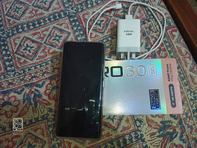 Infinix zero 30 5g(21/256) single hand used only for one month 5