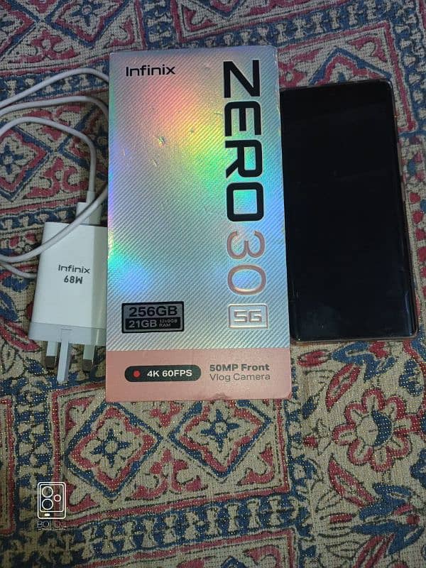 Infinix zero 30 5g(21/256) single hand used only for one month 9