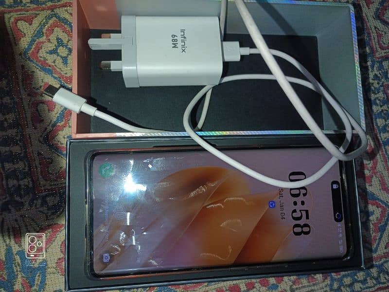 Infinix zero 30 5g(21/256) single hand used only for one month 10