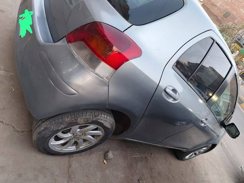 Toyota Vitz 2008/2011 1