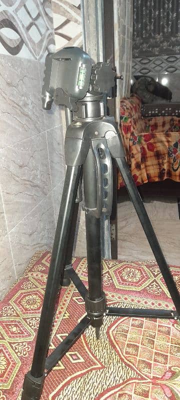 Icon tripod 7862 . contect 03154184315 2