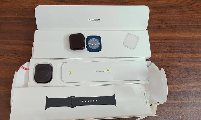 Apple watch Series 8 (45mm) 0