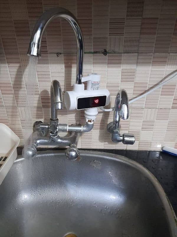 Electric water tap 0