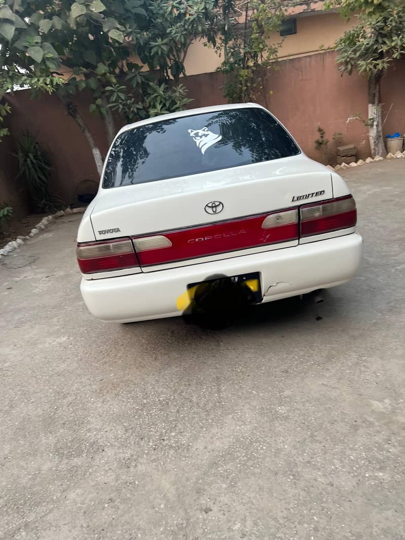 Toyota Corolla XE 2001 0