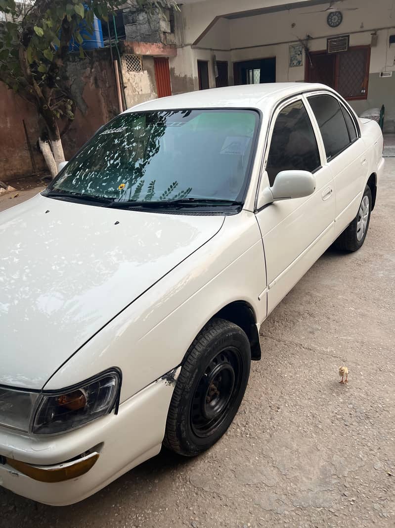 Toyota Corolla XE 2001 1