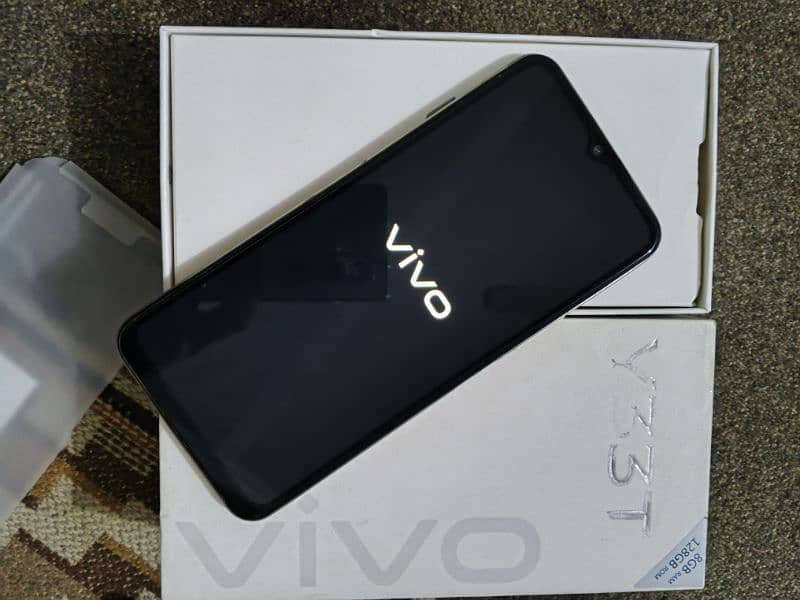 vivo y33t with box 1