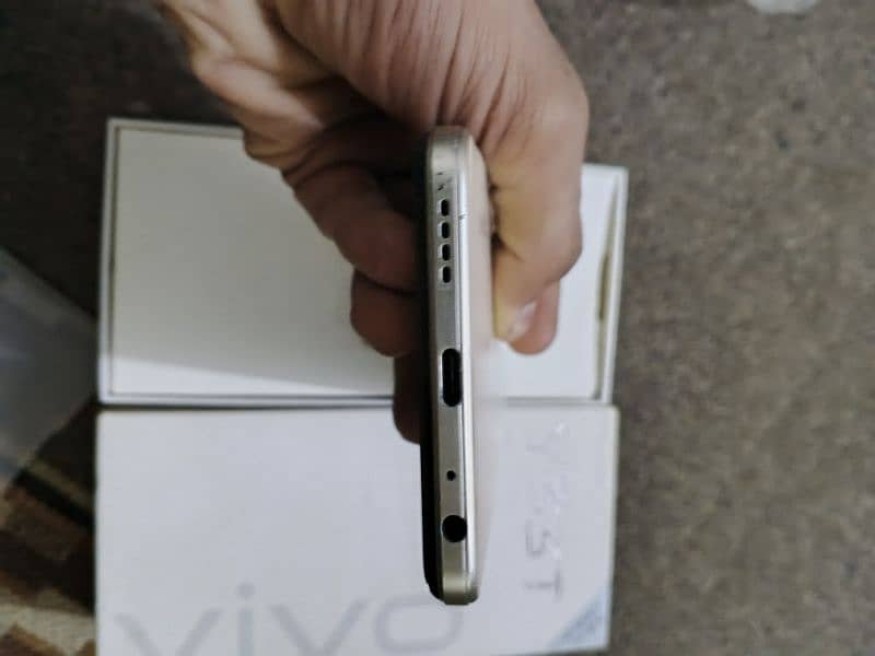 vivo y33t with box 6