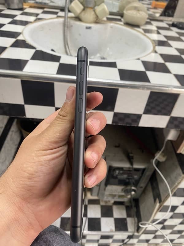 iPhone 11 non pta 1