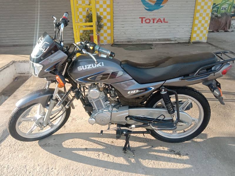 Suzuki GD110s antique piece / Contact: 0333-5002737 0