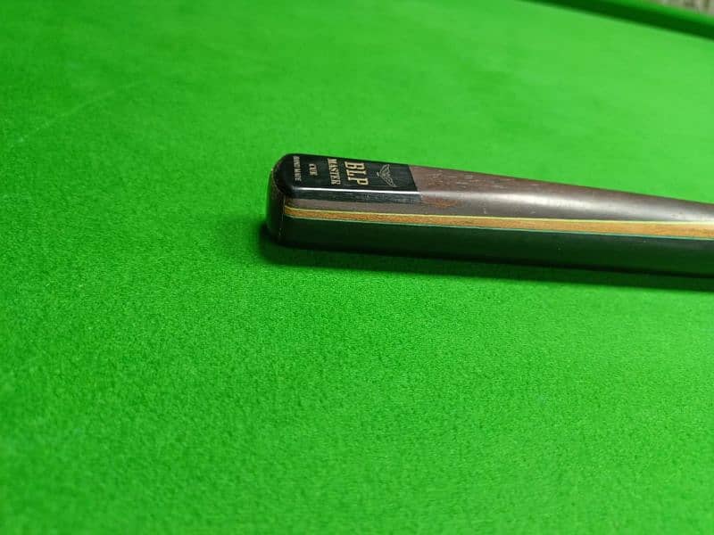 BLP MASTER CUE HAND MADE 10/10 CONDITION. ORIGINAL CUE IN USED. 3