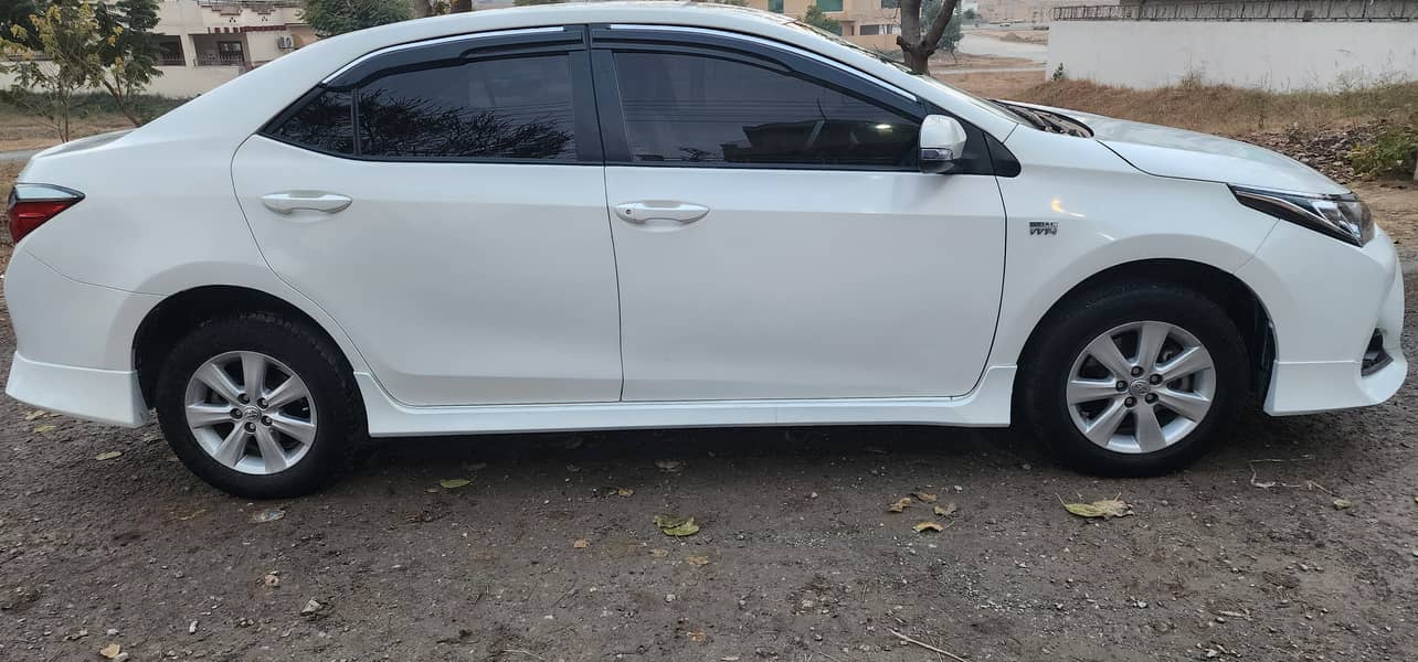 Toyota Corolla Altis 2015 3