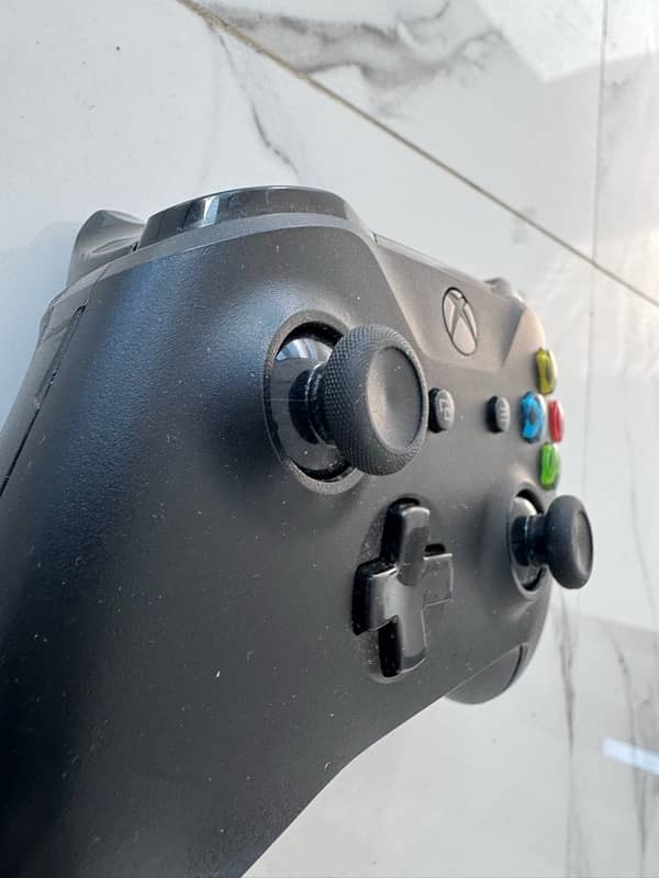 Xbox One Original Controllers for Sale 2