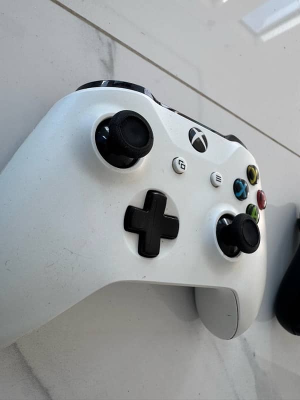 Xbox One Original Controllers for Sale 11