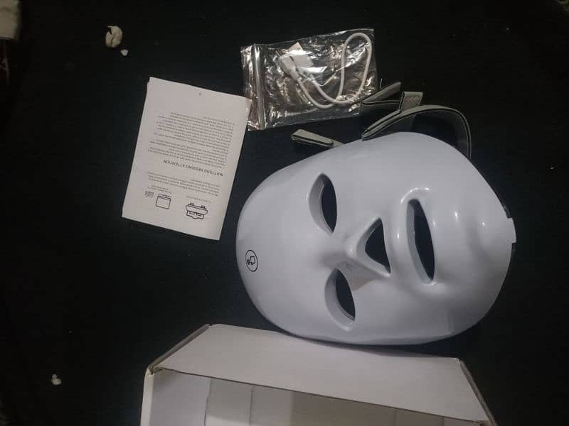 LED mask and high frequency electrodes 0